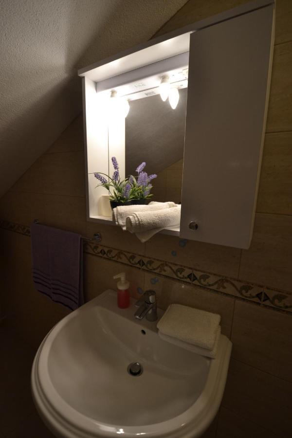 Apartmani Antonia Nakic -Stobrec Σπλιτ Εξωτερικό φωτογραφία