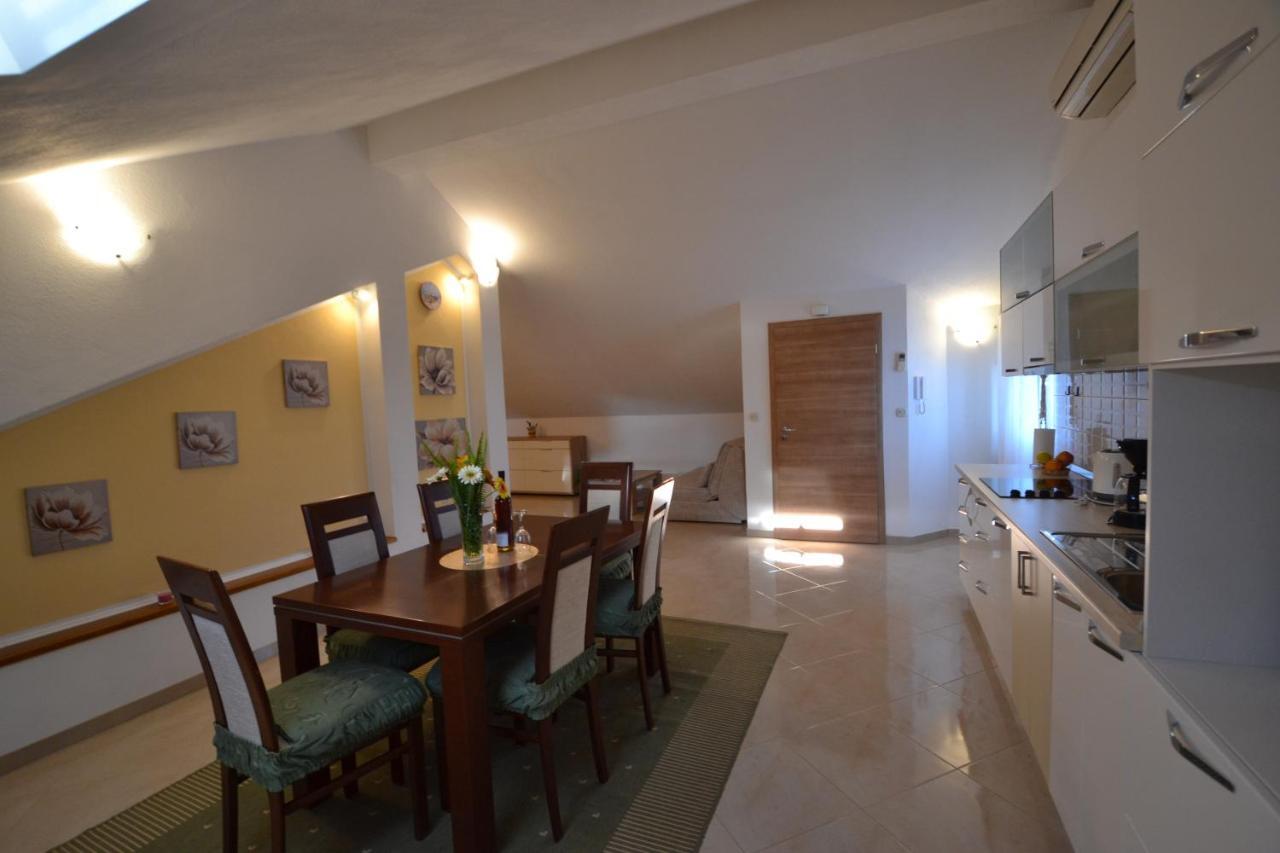 Apartmani Antonia Nakic -Stobrec Σπλιτ Εξωτερικό φωτογραφία