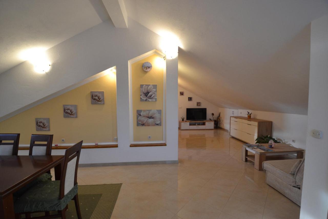 Apartmani Antonia Nakic -Stobrec Σπλιτ Εξωτερικό φωτογραφία